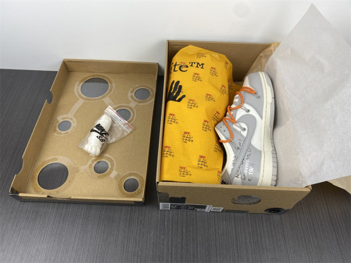 nike dunk low lot 44 dm1602-104