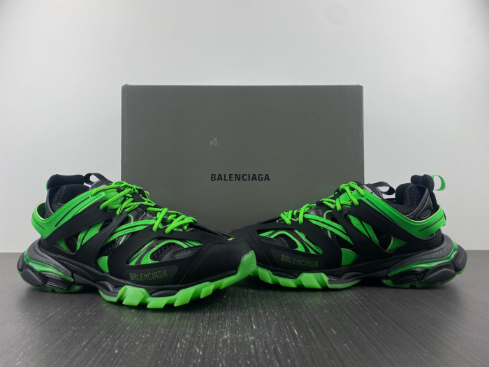 blcg track black green 542436 w3nu2 1035