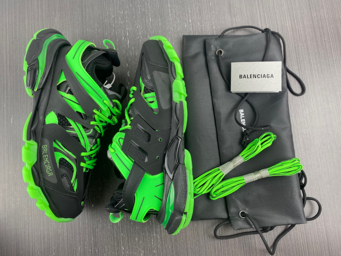 blcg track black green 542436 w3nu2 1035