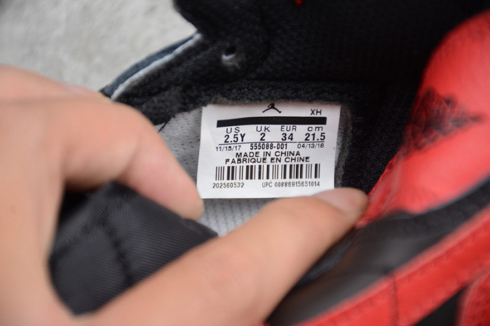 kids air jordan 1 retro high og banned bred black red 555088-001