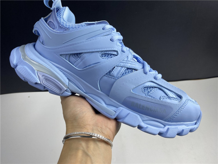 blcg track trainer light blue 542023-w2la1-4800 (led)