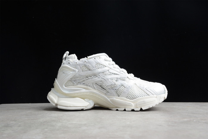 blcg runner 677402 w3ra9 9000