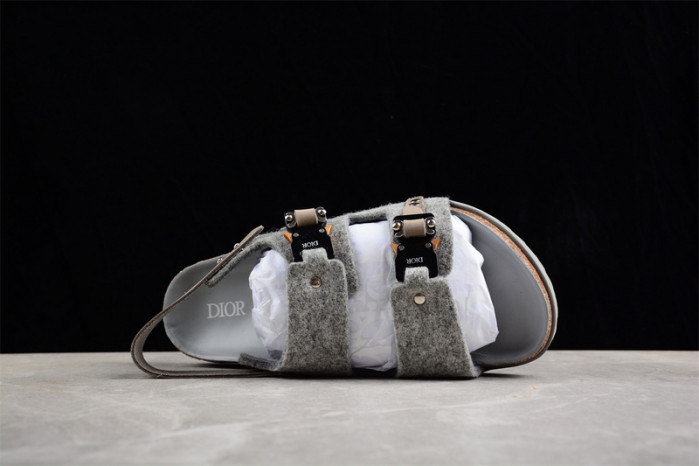 d10r slippers
