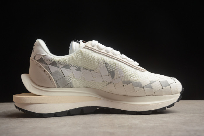 sacai x nike waffle woven green gusto dr5209 100