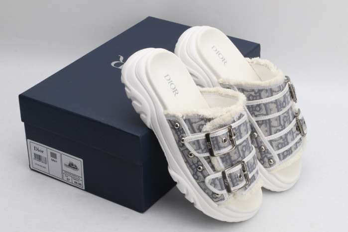 d10r slippers