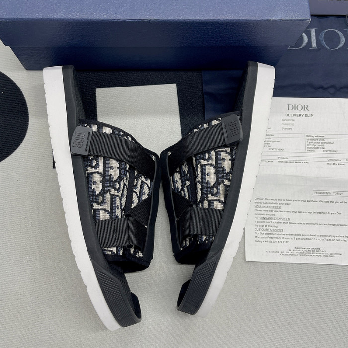 d10r slippers