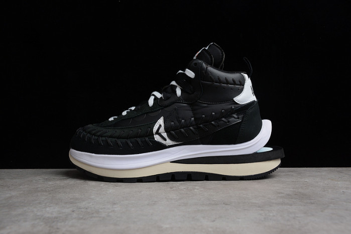 nike vaporwaffle sacai jean paul gaultier black white dh9186-001