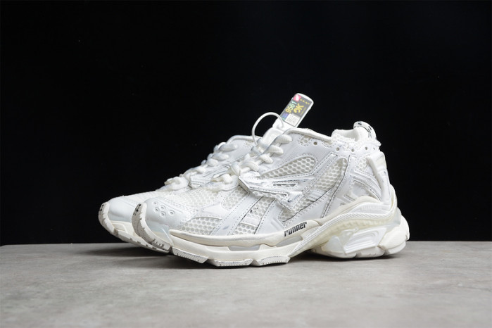 blcg runner 677402 w3ra9 9000