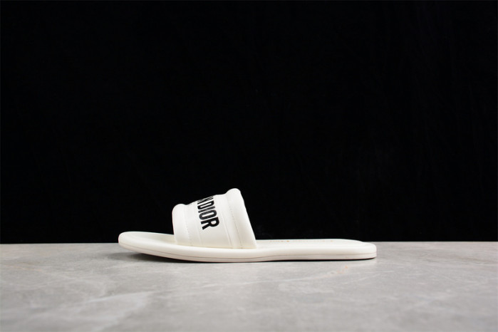 d10r slippers