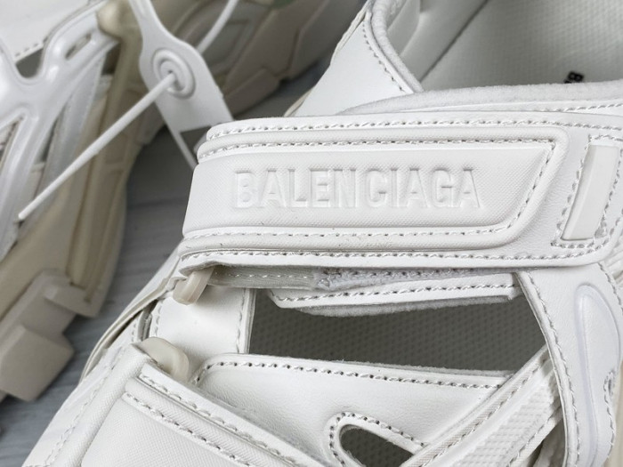 blcg track sandal white (w) 617543w2cc19000