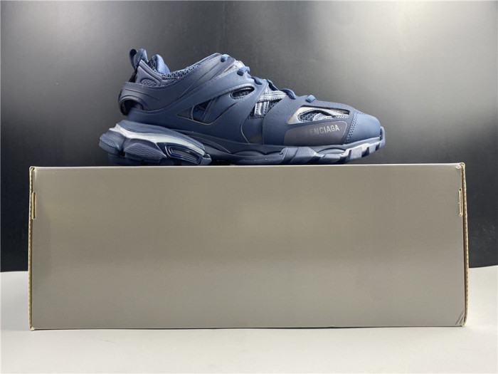blcg track trainer dark navy 542023 w2la1 4107 (led)