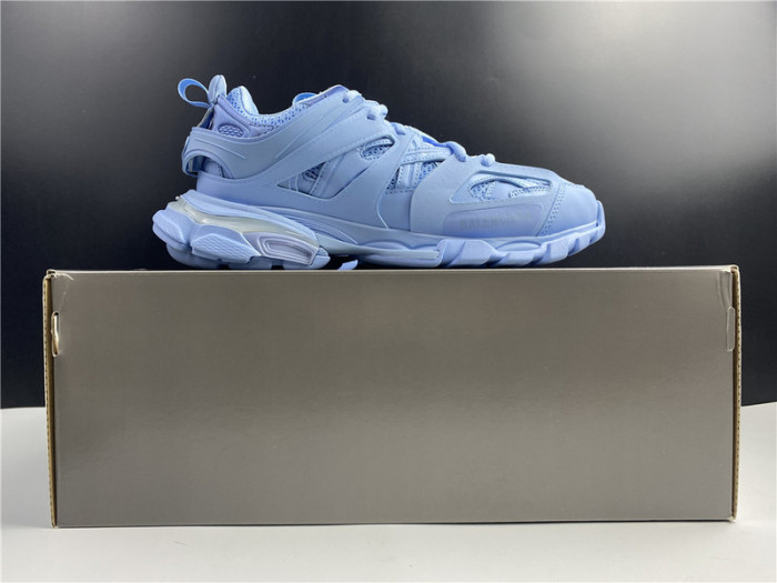 blcg track trainer light blue 542023-w2la1-4800 (led)