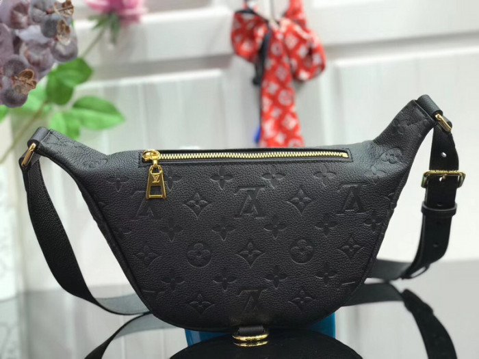 louiv bumbag m44812