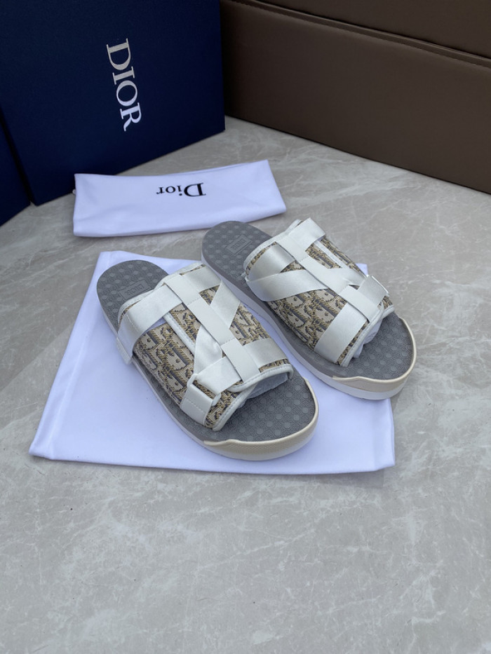 d10r slippers