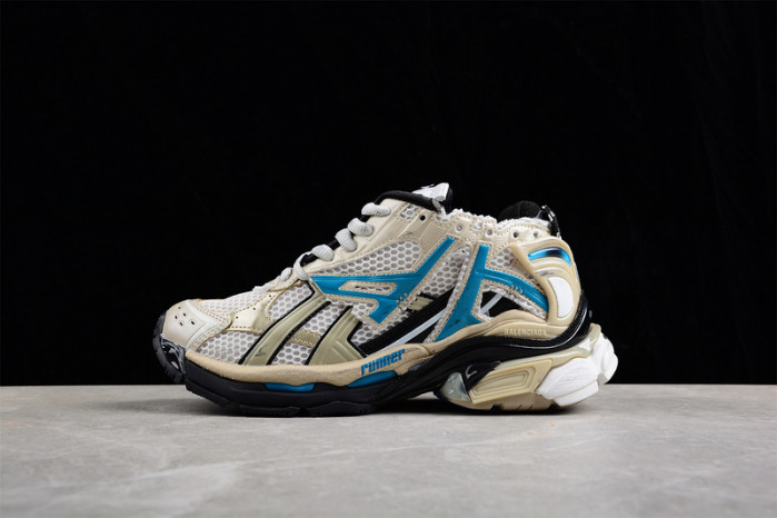 blcg runner 677402 w5rh6 0312