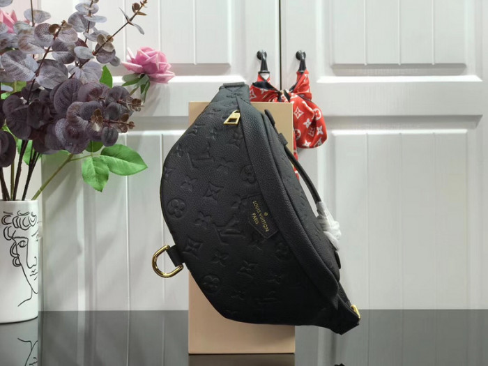 louiv bumbag m44812