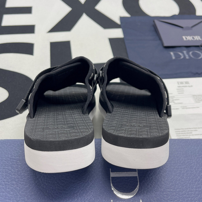 d10r slippers