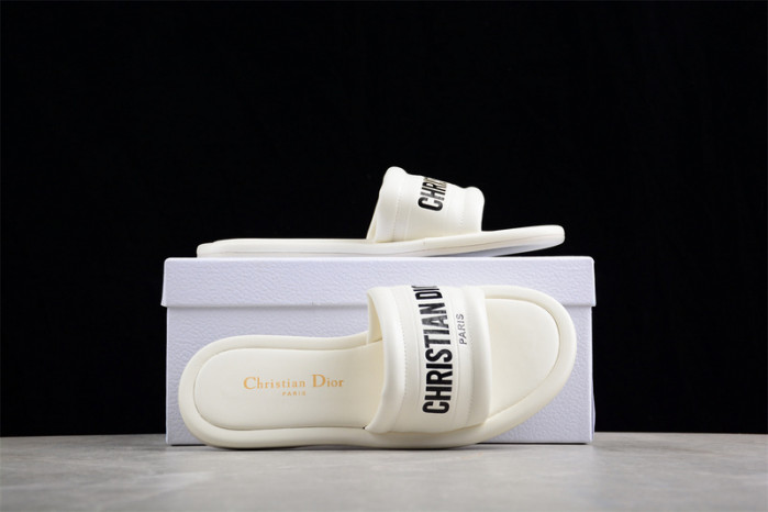 d10r slippers