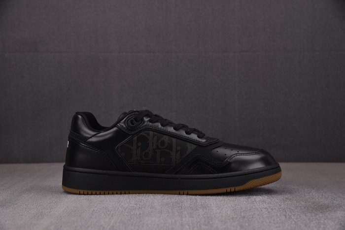 d10r b27 sneaker