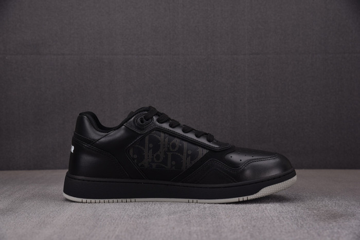 d10r b27 sneaker