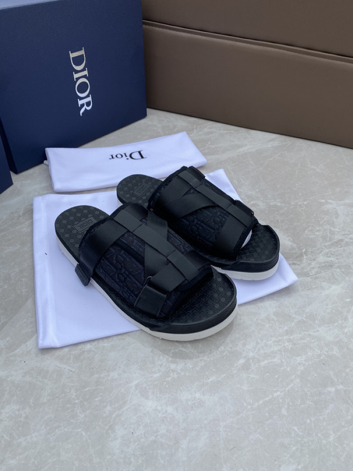 d10r slippers