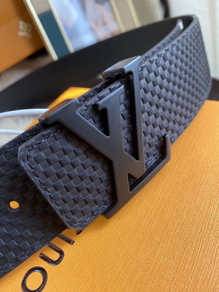 lou*s vu*tt belt