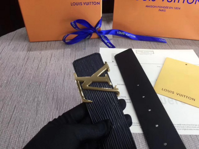 lou*s vu*tt belt