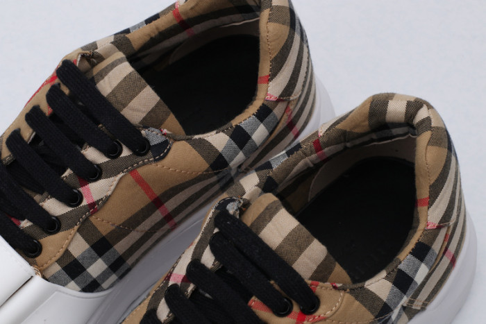 bur sneaker
