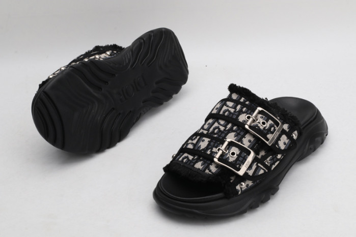d10r slippers