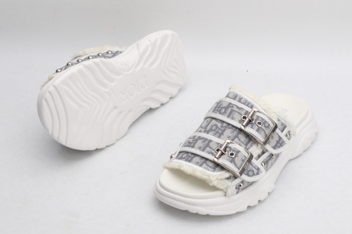 d10r slippers