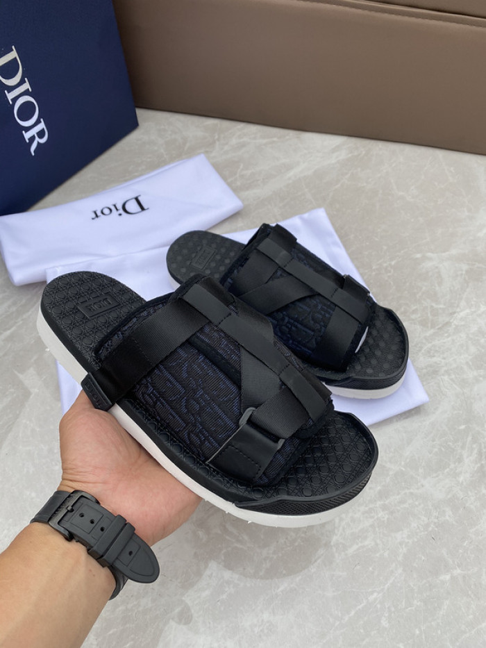 d10r slippers