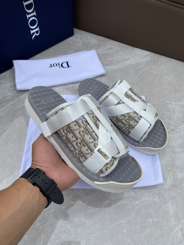 d10r slippers