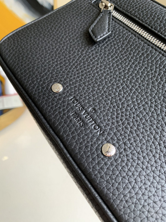 louiv bag 24*16*6cm
