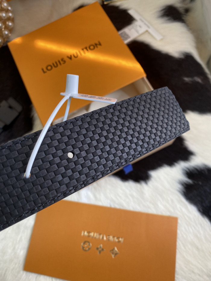 lou*s vu*tt belt