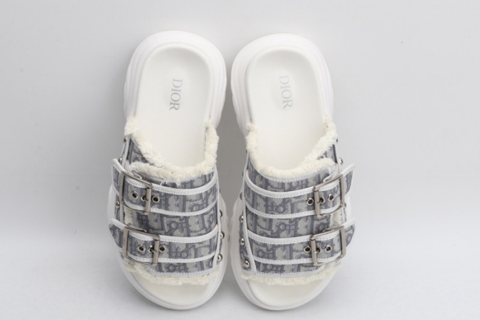 d10r slippers