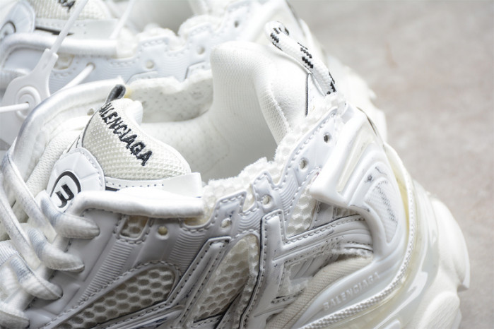 blcg runner 677402 w3ra9 9000