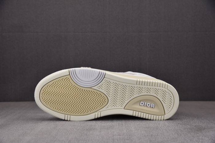 d10r b27 sneaker