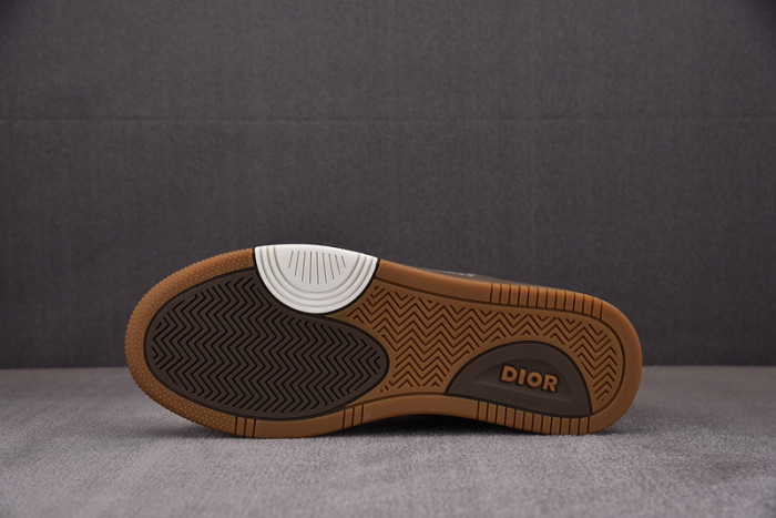 d10r b27 sneaker