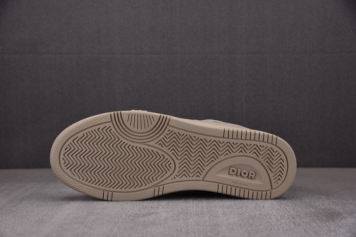 d10r b27 sneaker