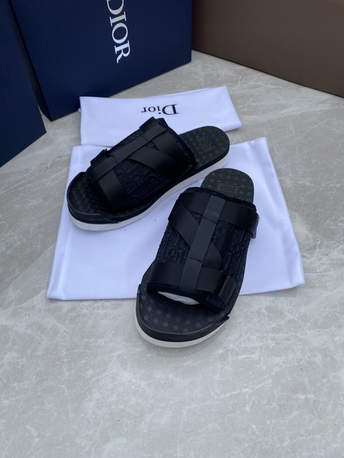 d10r slippers