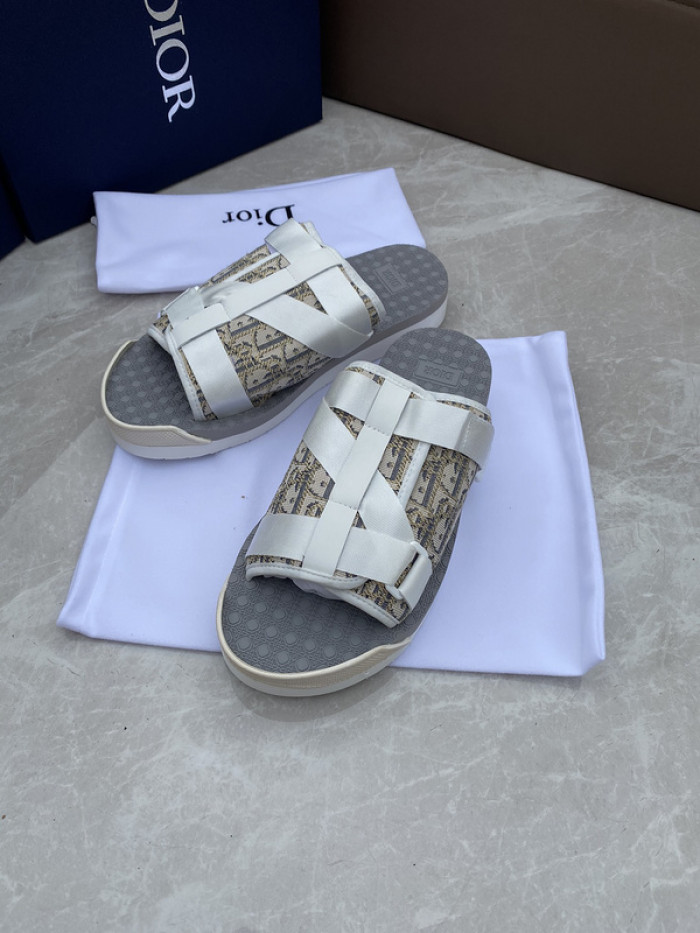 d10r slippers