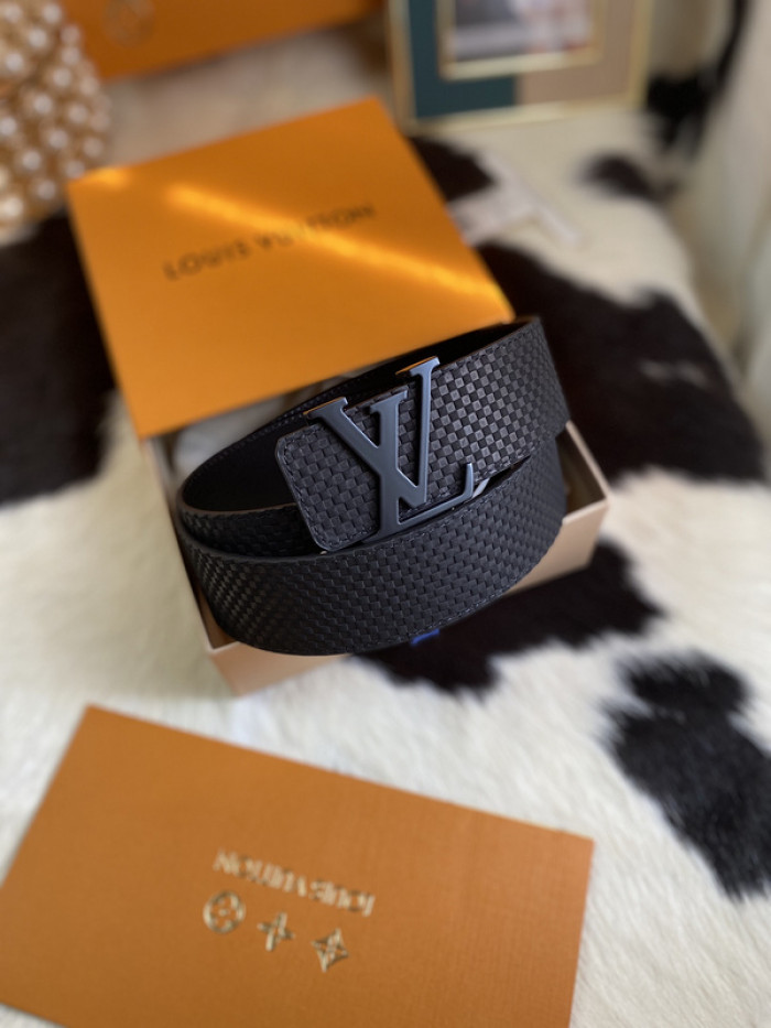 lou*s vu*tt belt