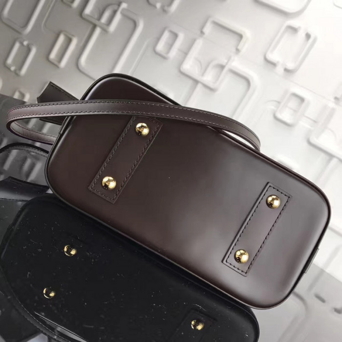 louiv alma bb handbag m53152