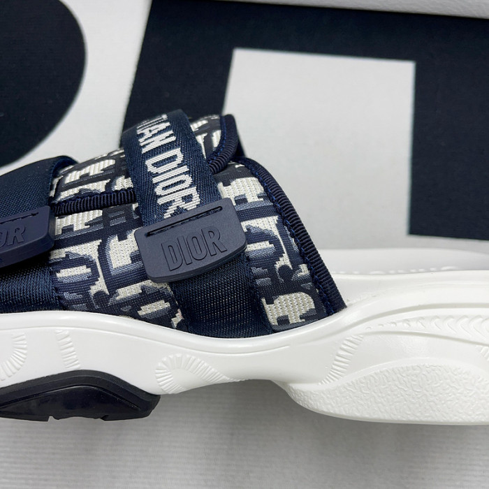 d10r slippers
