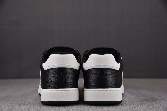 d10r b27 sneaker