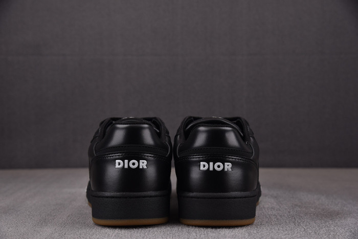 d10r b27 sneaker