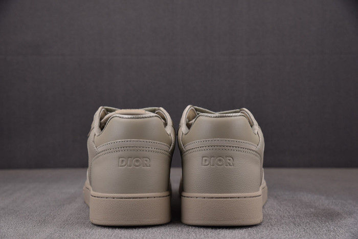d10r b27 sneaker