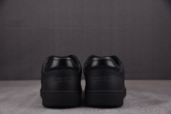 d10r b27 sneaker