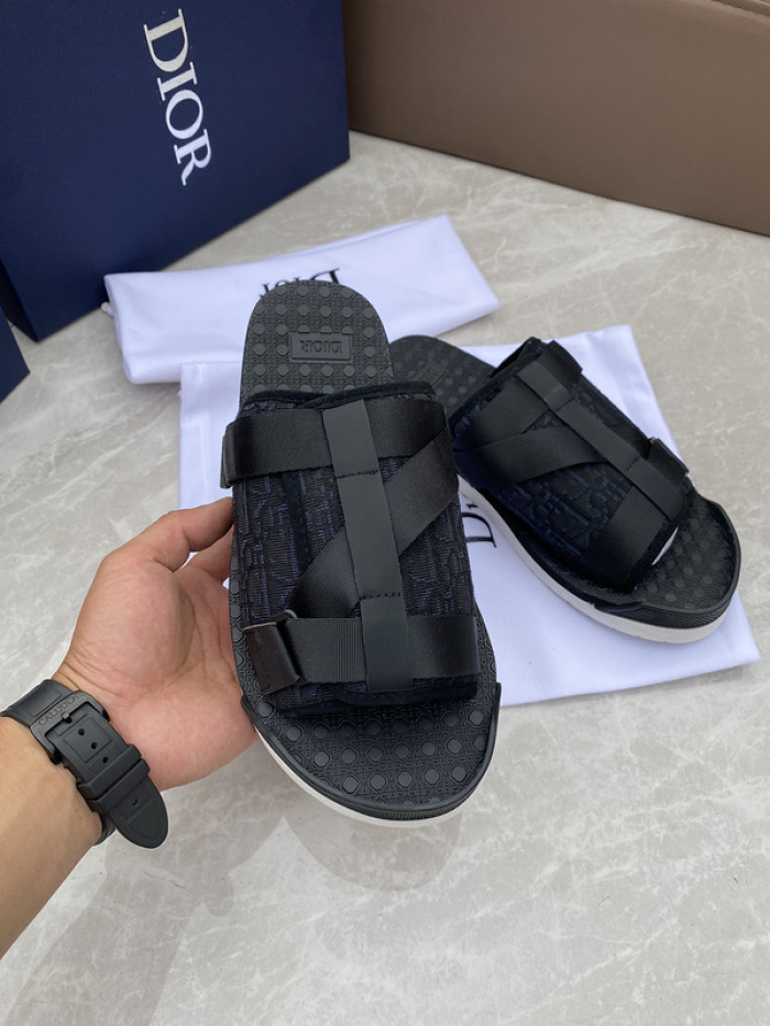 d10r slippers