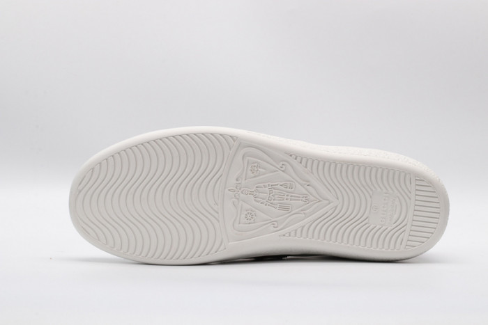 gucc ace embroidered low-top sneaker white with bee